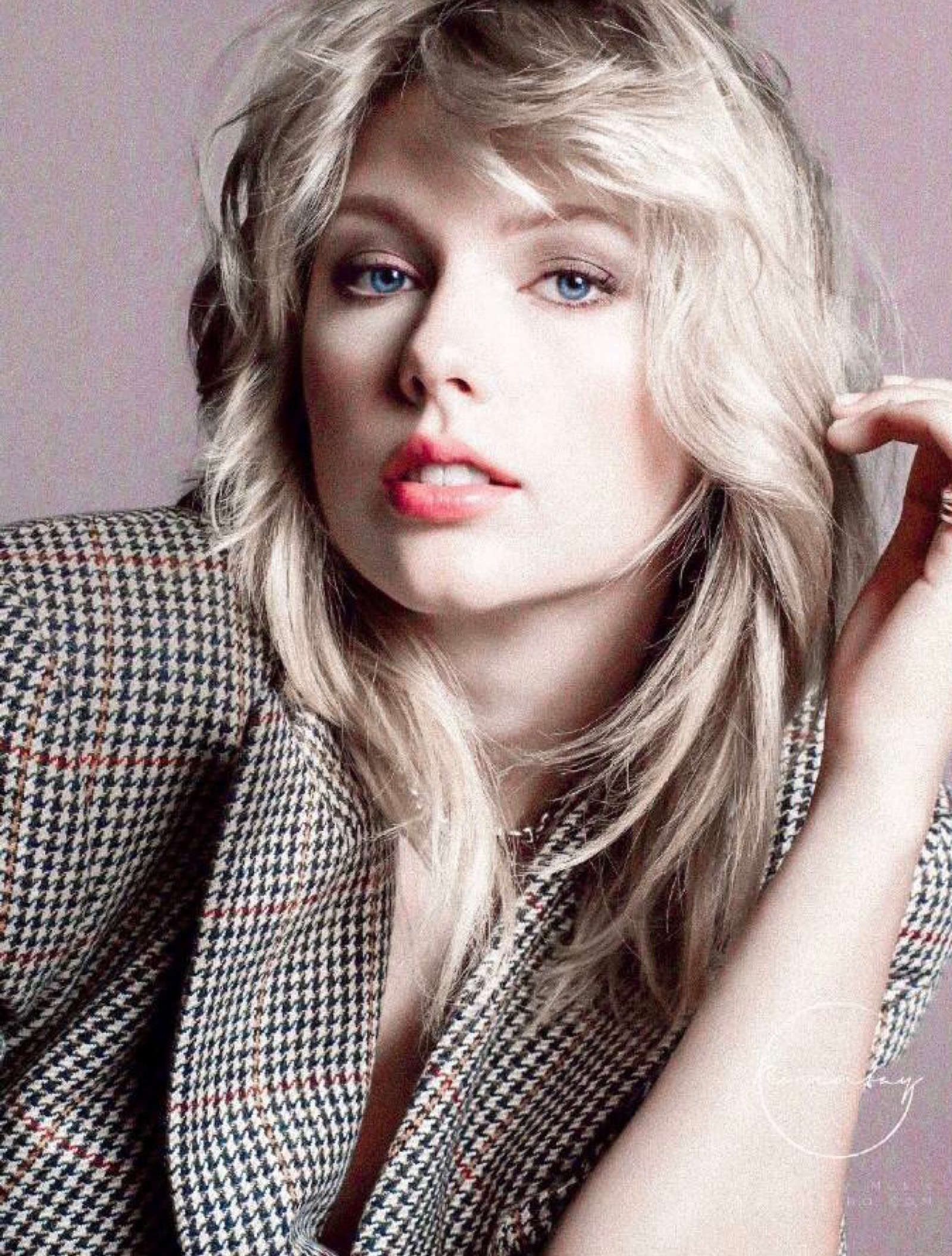 霉霉最新動(dòng)態(tài)揭秘，科技新品引領(lǐng)生活新潮流！