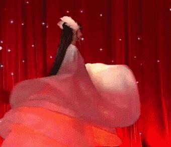 小彩旗的最新圖片，展現學(xué)習之旅中的成長(cháng)與自信之源