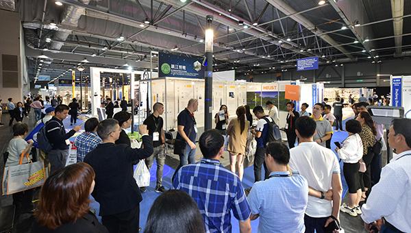 香港期期準正版資料,全面實(shí)施策略設計_HDH10.724可穿戴設備版