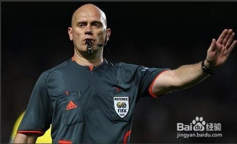 最新足球裁判手勢圖解，小裁判的日常趣事與友情紐帶，揭秘足球裁判手勢的魅力