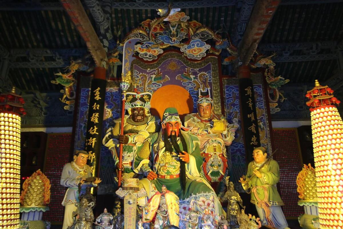 師尊人中講道最新,師尊人中講道最新，小巷深處的特色小店探秘