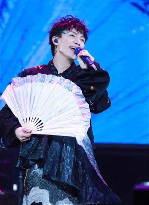 火花最新歌曲，自然美景之旅，探尋內心的平和寧靜