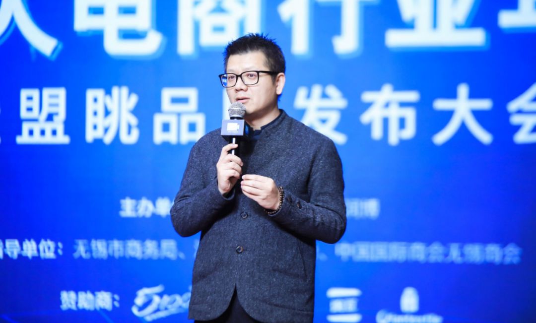 方凱雷最新,方凱雷最新動(dòng)態(tài)，探索科技前沿，引領(lǐng)行業(yè)創(chuàng  )新