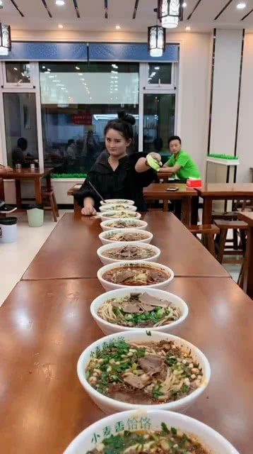 智能面食競技盛宴，全新科技引領(lǐng)吃面條比賽風(fēng)潮！