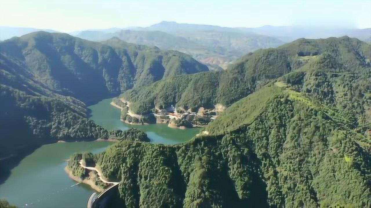 風(fēng)水大師揭秘，墳地選址奧秘與大自然美景的邂逅之旅