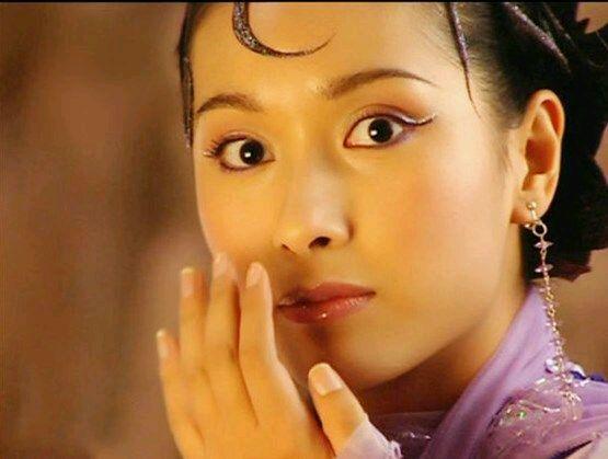 探秘小巷寶藏，女明星小說(shuō)專(zhuān)屬店鋪的獨家珍藏