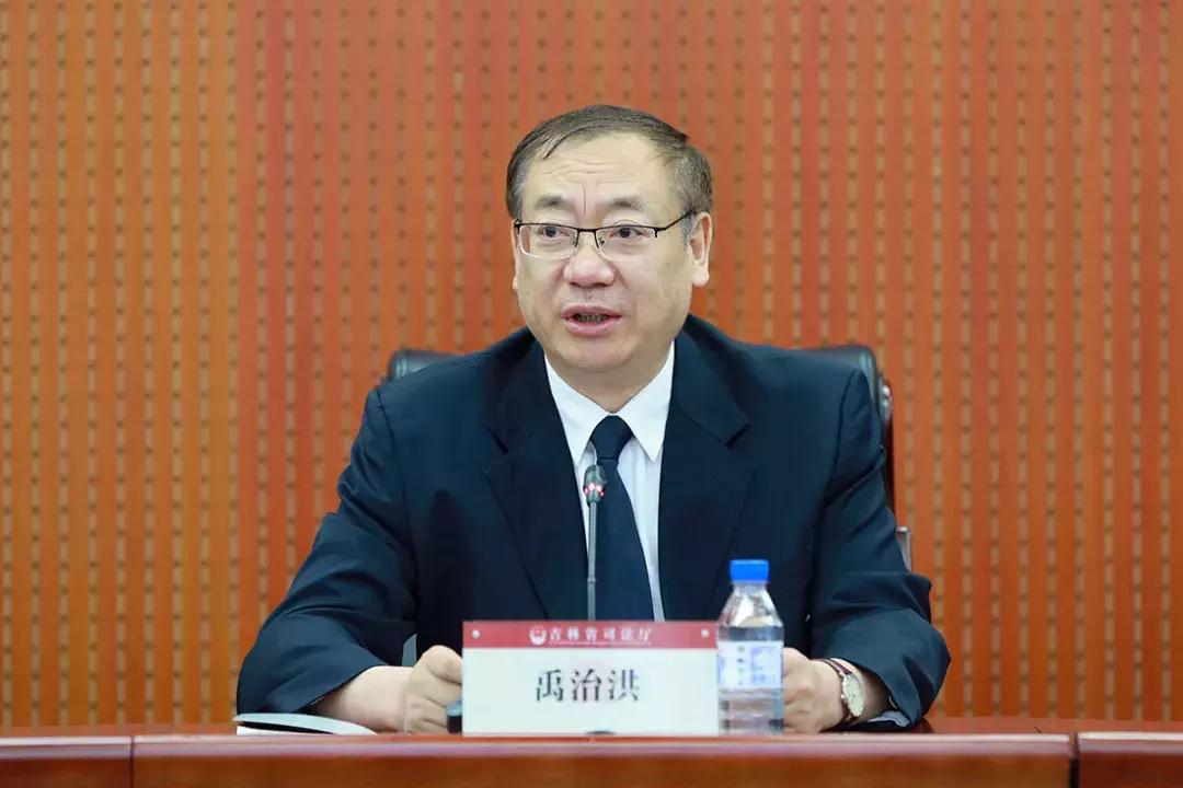 最新視頻廳，友情放映與家的溫馨時(shí)光