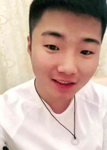 白小白最新時(shí)尚活力照片曝光，捕捉魅力瞬間