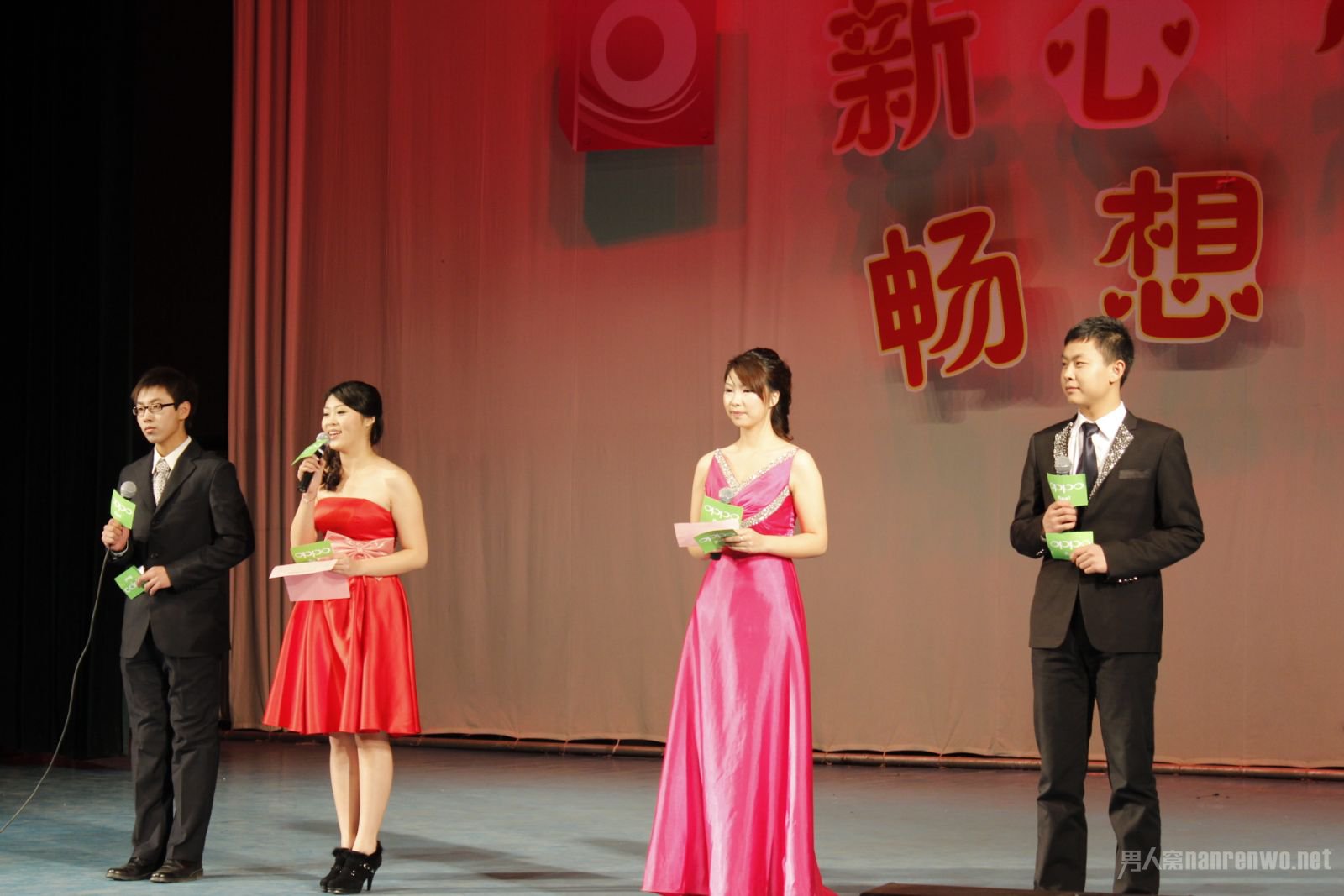 引領(lǐng)時(shí)代風(fēng)尚的舞臺之韻，最新主持詞精選集