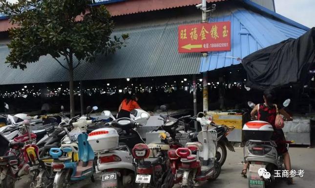 鎮平貼吧科技新品亮相，體驗未來(lái)生活新紀元最新動(dòng)態(tài)